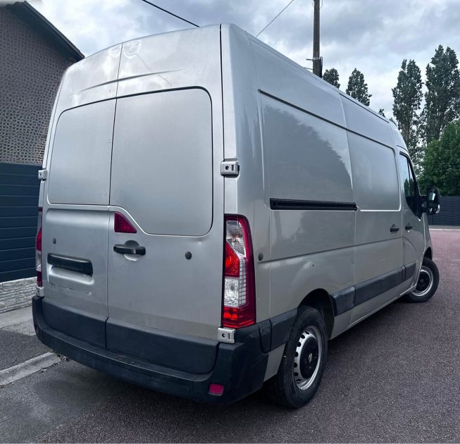 1er main OPEL MOVANO 2.5 CDTI 80 CH – 1ÈRE MAIN – CLIMATISATION – 226 643 KM