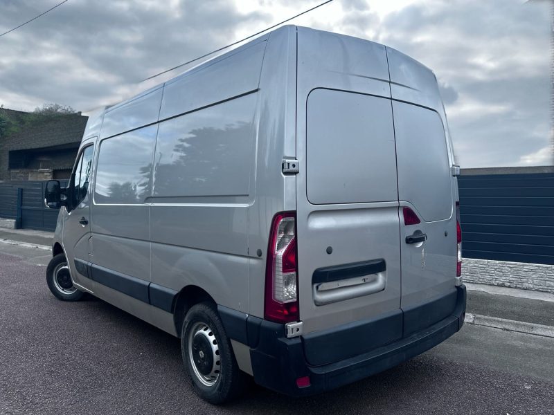 1er main OPEL MOVANO 2.5 CDTI 80 CH – 1ÈRE MAIN – CLIMATISATION – 226 643 KM