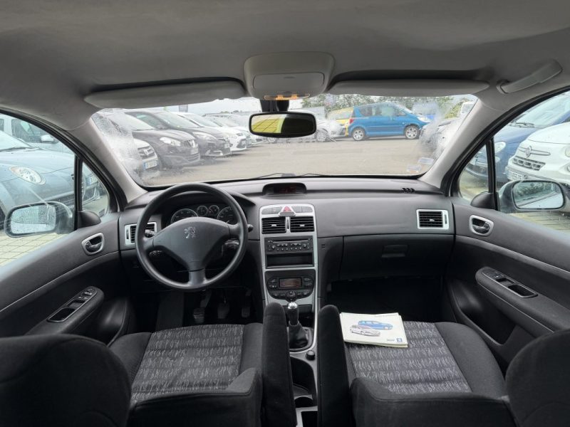 PEUGEOT 307 2.0I - 16V 