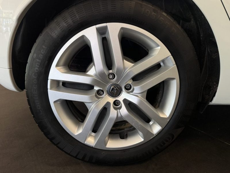 RENAULT CLIO IV 1.5 dCi 90 ch E6C Business - CARPLAY