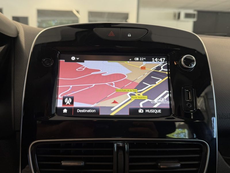 RENAULT CLIO IV 1.5 dCi 90 ch E6C Business - CARPLAY
