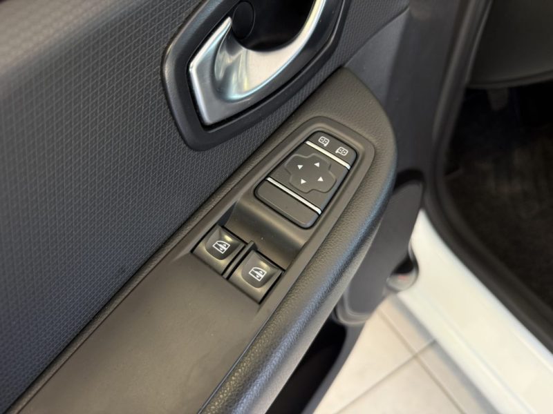 RENAULT CLIO IV 1.5 dCi 90 ch E6C Business - CARPLAY