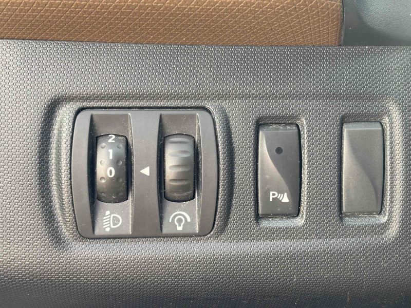 RENAULT CLIO IV TCE 90 GRAPHITE 2015