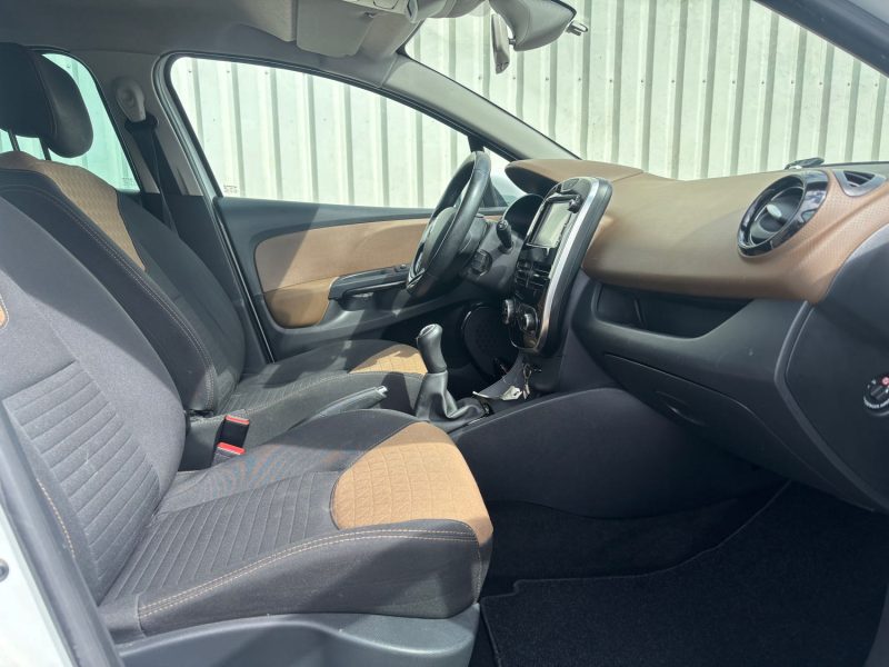 RENAULT CLIO IV TCE 90 GRAPHITE 2015