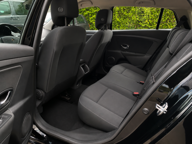 RENAULT MEGANE III 1.5 dCi 110ch Expression - Garantie
