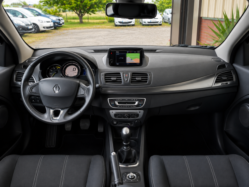 RENAULT MEGANE III 1.5 dCi 110ch Expression - Garantie