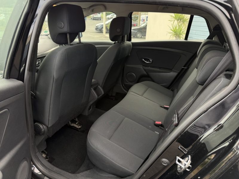 RENAULT MEGANE III 1.5 dCi 110ch Expression - Garantie