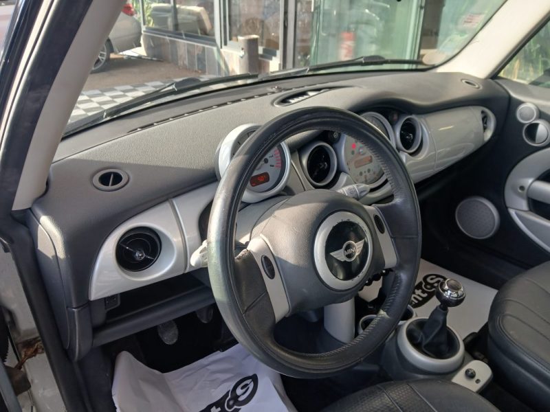 MINI MINI 1.6I (R50/R53) 115CH 2002