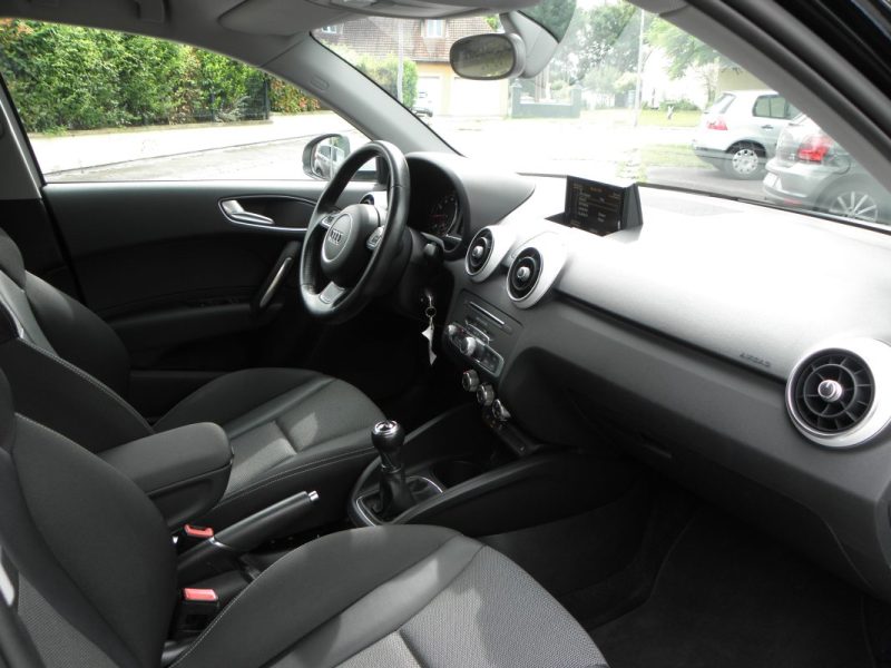 AUDI A1 SPORTBACK 1.0 TFSI 95 CH SPORT / 5CV 2015