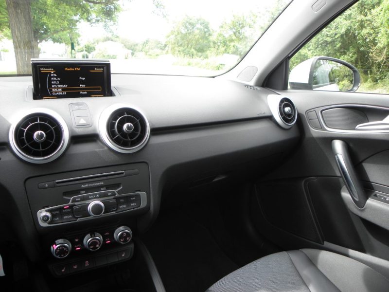AUDI A1 SPORTBACK 1.0 TFSI 95 CH SPORT / 5CV 2015