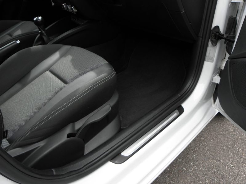 AUDI A1 SPORTBACK 1.0 TFSI 95 CH SPORT / 5CV 2015