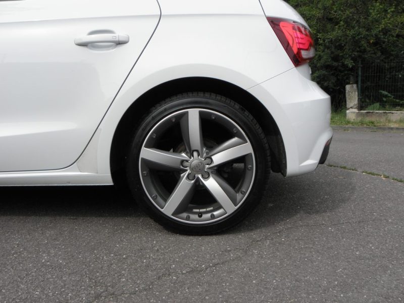 AUDI A1 SPORTBACK 1.0 TFSI 95 CH SPORT / 5CV 2015