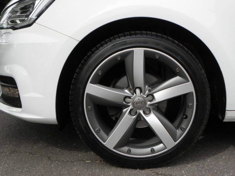 AUDI A1 SPORTBACK 1.0 TFSI 95 CH SPORT / 5CV 2015