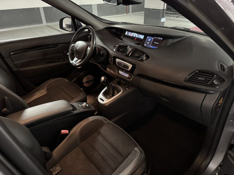 RENAULT GRAND SCÉNIC III (JZ0/1_) 1.2 TCE (JZ16) 2015