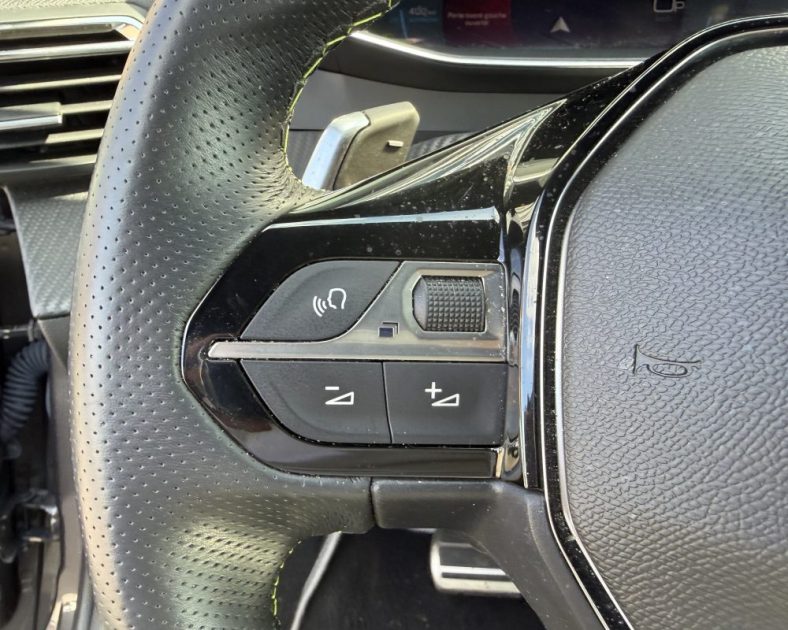 PEUGEOT 208 GT - 2021 - 100ch - GARANTIE 12 MOIS - BOITE AUTO 8 rapport - ENTRETIENT COMPLET