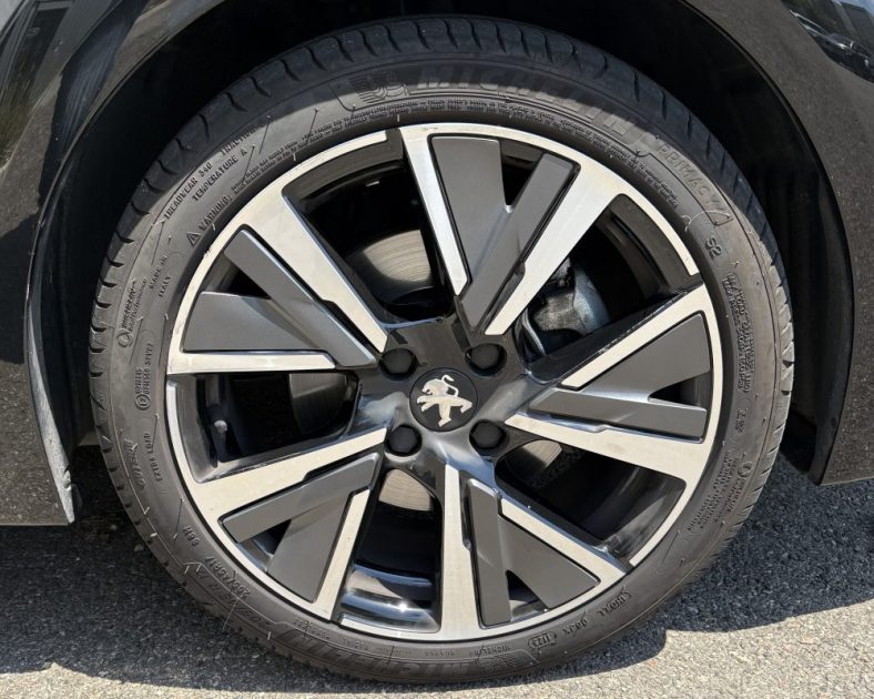 PEUGEOT 208 GT - 2021 - 100ch - GARANTIE 12 MOIS - BOITE AUTO 8 rapport - ENTRETIENT COMPLET