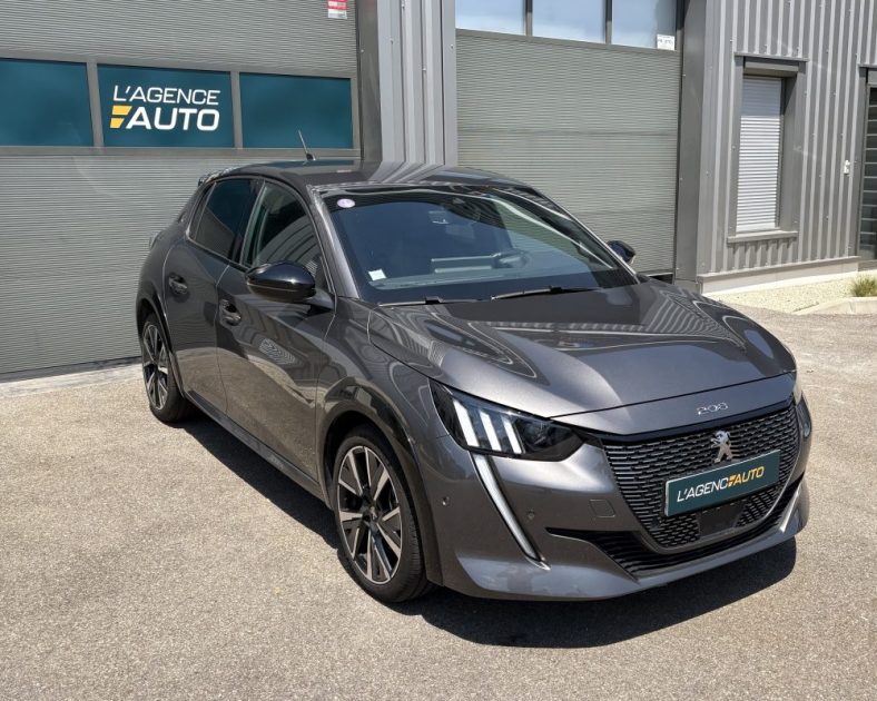PEUGEOT 208 GT - 2021 - 100ch - GARANTIE 12 MOIS - BOITE AUTO 8 rapport - ENTRETIENT COMPLET