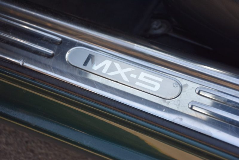 MAZDA  MX-5  1.8 ROADSTER 140 CH  2000