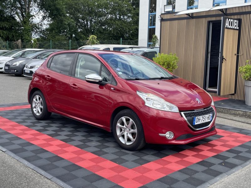 PEUGEOT 208 1.2L  82CV     GARANTIE 3/12 MOIS 2014