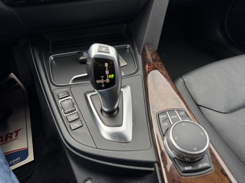 BMW 330 D 258Ch PACK INDIVIDUAL FULL OPTIONS GPS/CLIM/CUIR/XENON/LED 1er MAIN