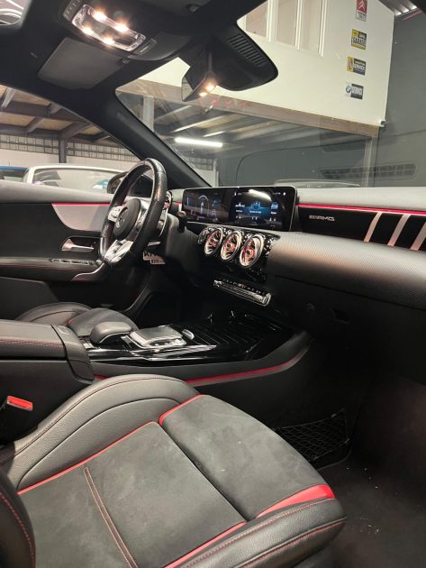 MAGNIFIQUE MERCEDES CLASSE A 35 AMG 306 CH (SUIVI MERCEDES, TOIT OUVRANT, SOBO BURMESTER, CARPLAY)