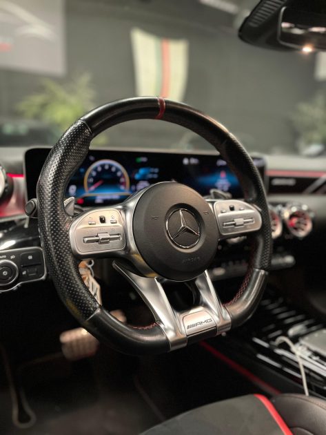 MAGNIFIQUE MERCEDES CLASSE A 35 AMG 306 CH (SUIVI MERCEDES, TOIT OUVRANT, SOBO BURMESTER, CARPLAY)