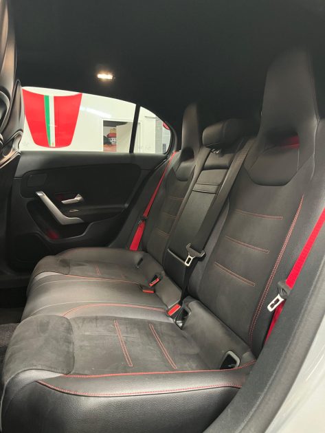 MAGNIFIQUE MERCEDES CLASSE A 35 AMG 306 CH (SUIVI MERCEDES, TOIT OUVRANT, SOBO BURMESTER, CARPLAY)