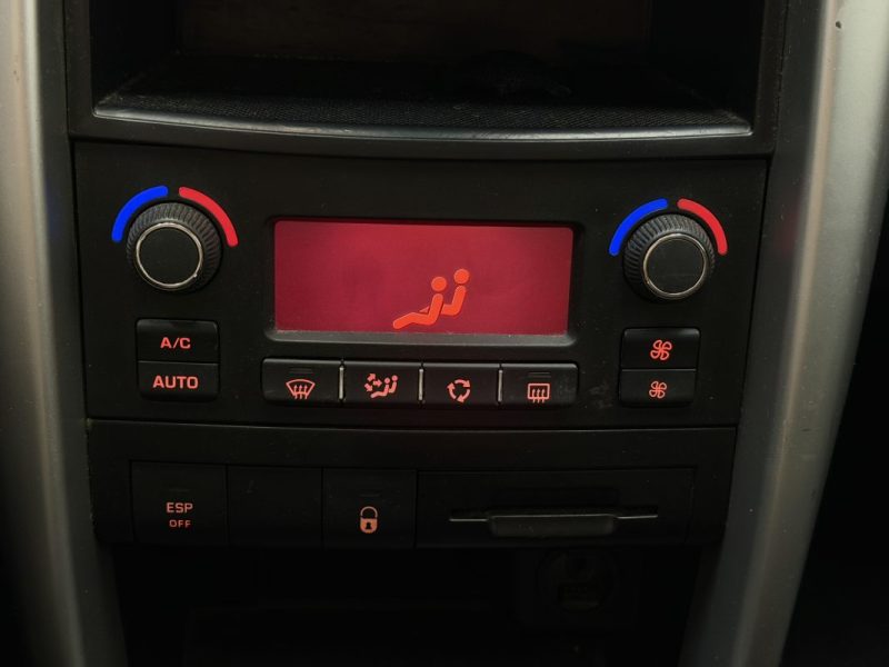 PEUGEOT 207 1.4 75ch EXECUTIVE 5P