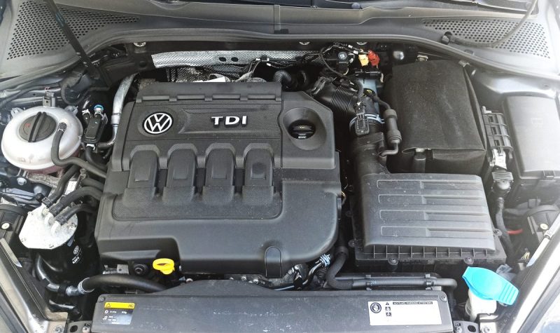 VOLKSWAGEN GOLF 1.6 TDI 4MOTION 5PORTES CONFORTLINE GARANTIE 6MOIS