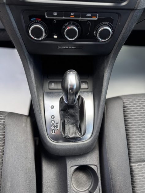 VOLKSWAGEN GOLF 1.6 TDI 105 TRENDLINE BLUEMOTION DSG 2011