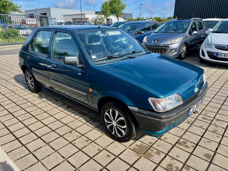 FORD FIESTA 1.3I 60 CH CTX FINITION NEWPORT 