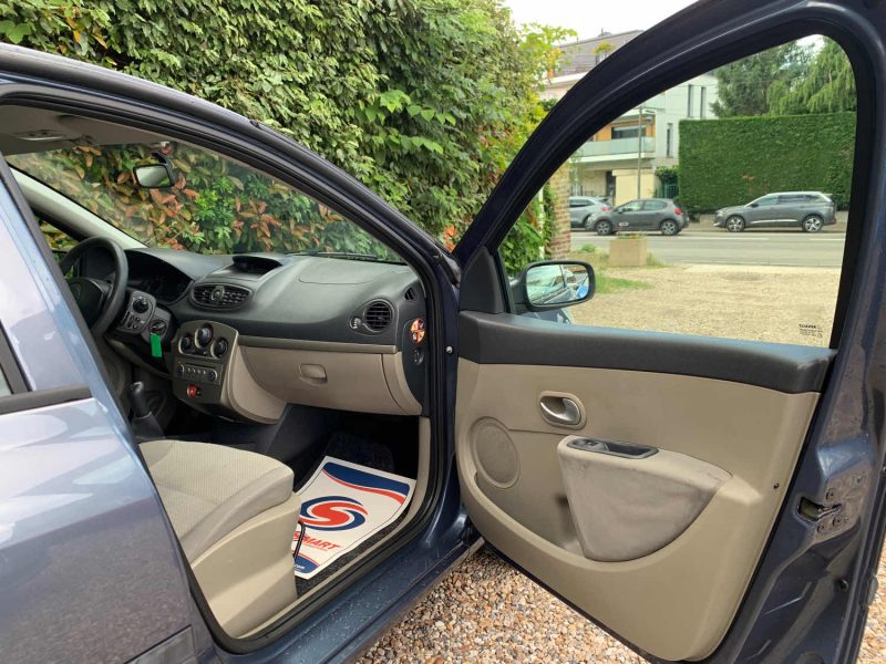 RENAULT CLIO CONFORT DYNAMIQUE 1.2 16V 2007