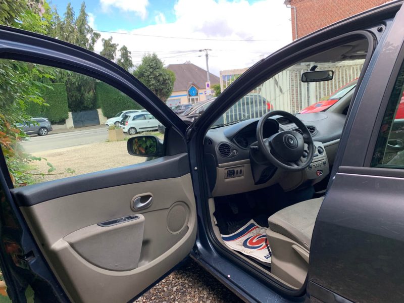 RENAULT CLIO CONFORT DYNAMIQUE 1.2 16V 2007