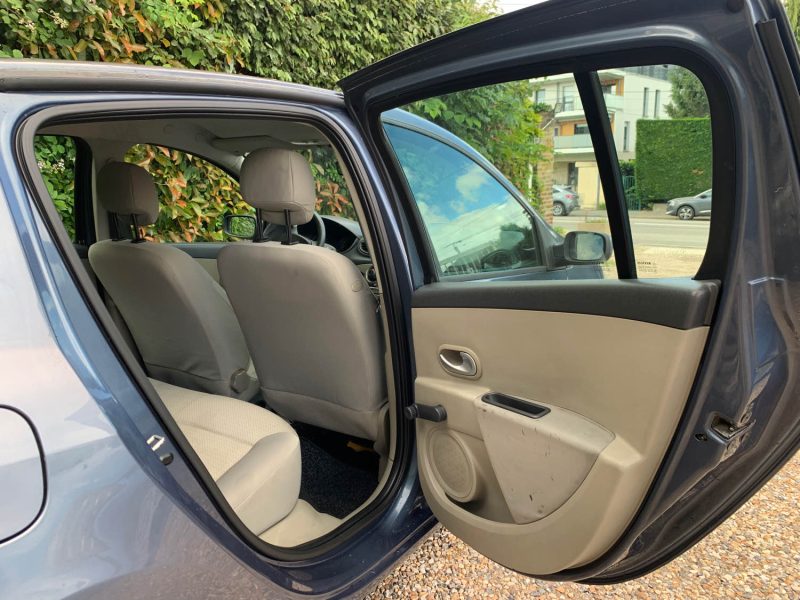 RENAULT CLIO CONFORT DYNAMIQUE 1.2 16V 2007