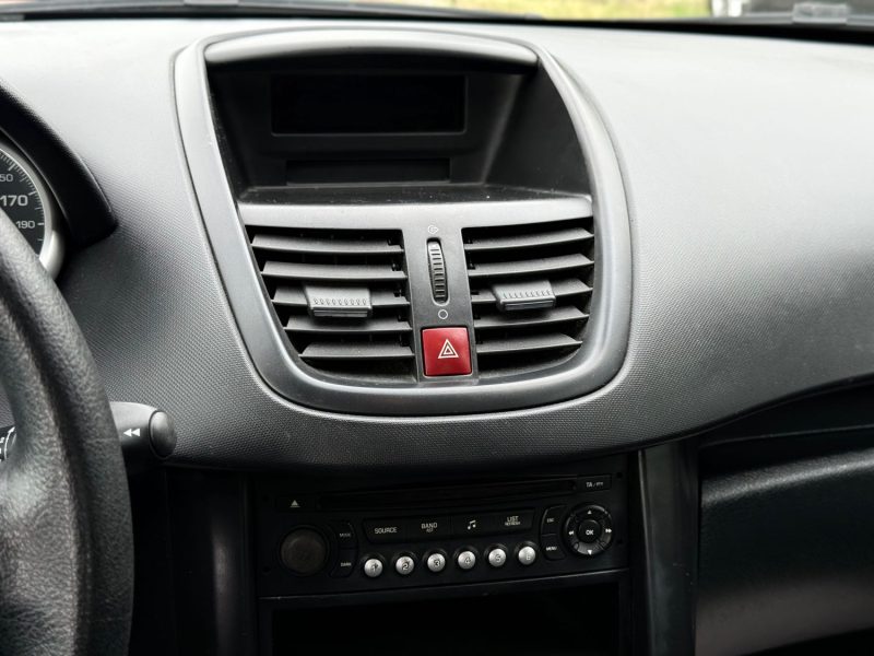Peugeot 207 1.4e Urban 75ch - Clim –  Idéale Jeune Conducteur – Révisée – Garantie 6 Mois