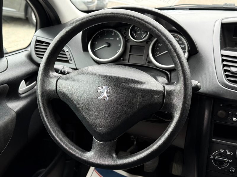 Peugeot 207 1.4e Urban 75ch - Clim –  Idéale Jeune Conducteur – Révisée – Garantie 6 Mois