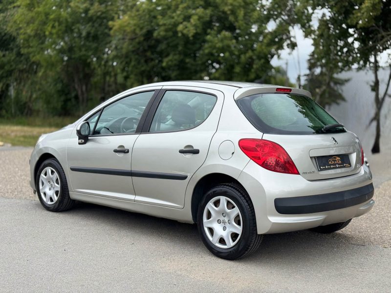 Peugeot 207 1.4e Urban 75ch - Clim –  Idéale Jeune Conducteur – Révisée – Garantie 6 Mois