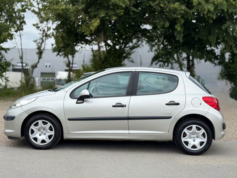 Peugeot 207 1.4e Urban 75ch - Clim –  Idéale Jeune Conducteur – Révisée – Garantie 6 Mois