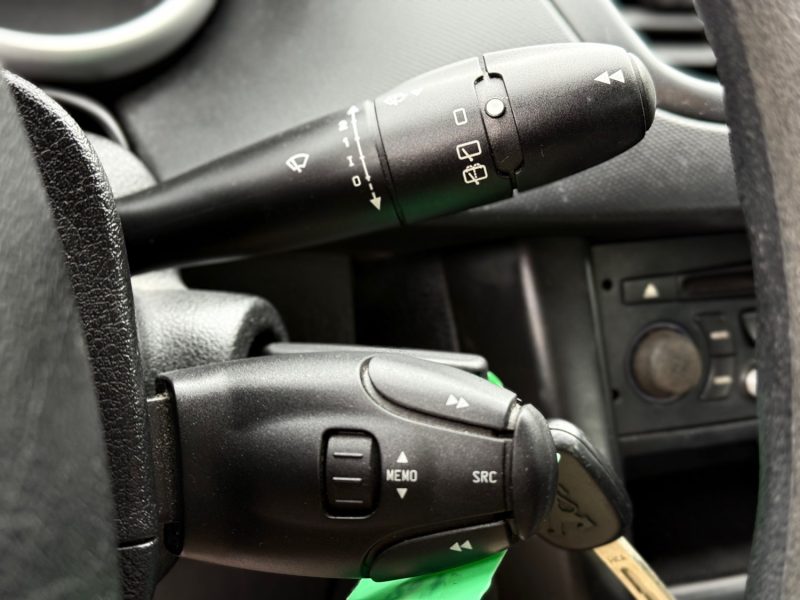 Peugeot 207 1.4e Urban 75ch - Clim –  Idéale Jeune Conducteur – Révisée – Garantie 6 Mois