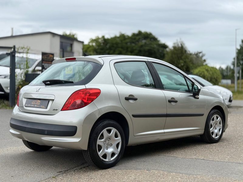 Peugeot 207 1.4e Urban 75ch - Clim –  Idéale Jeune Conducteur – Révisée – Garantie 6 Mois