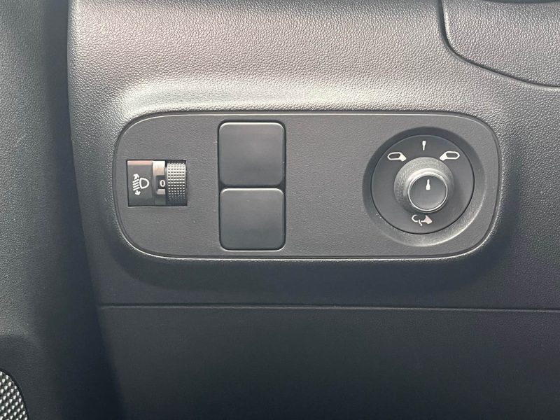 CITROEN C3 1.2 PURETECH 83CV SHINE CARPLAY - SUIVI COMPLET  - DISTRIBUTION NEUVE - GARANTIE 6 mois 