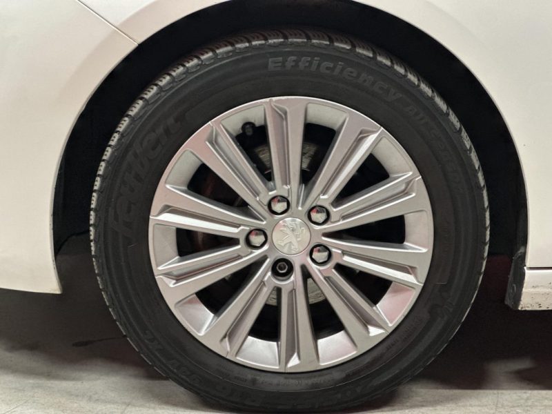 PEUGEOT 308 SW 1.5 BLUE HDI 130 ALLURE PACK EAT8 - Garantie jusqu'à 48 mois - Très bon état -