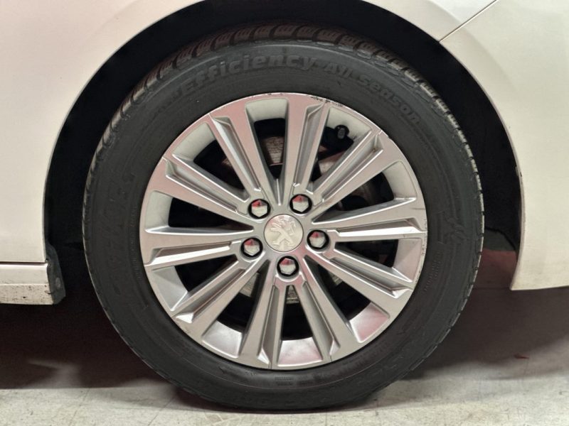 PEUGEOT 308 SW 1.5 BLUE HDI 130 ALLURE PACK EAT8 - Garantie jusqu'à 48 mois - Très bon état -