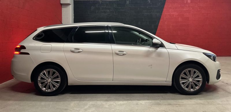 PEUGEOT 308 SW 1.5 BLUE HDI 130 ALLURE PACK EAT8 - Garantie jusqu'à 48 mois - Très bon état -