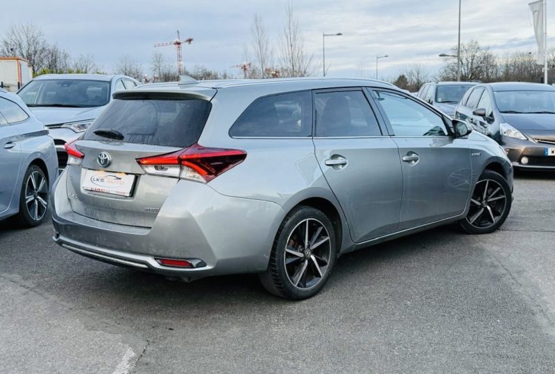 TOYOTA AURIS TOURING SPORTS 1.8 HYBRID / Suivi Toyota - Caméra De Recul