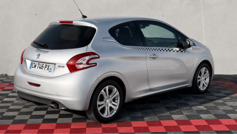 PEUGEOT 208 1.2 VTI 82 Cv ALLURE 1ERE MAIN
