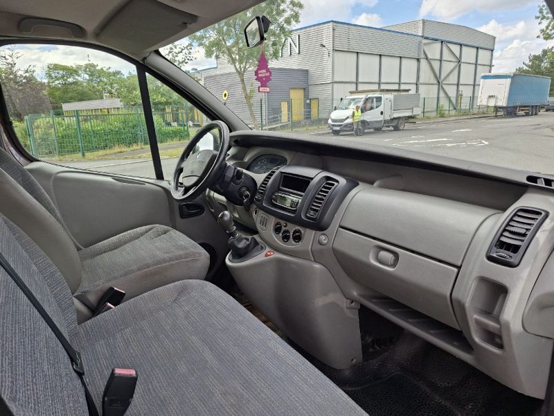RENAULT TRAFFIC 2.0 L  2008 177448 KM