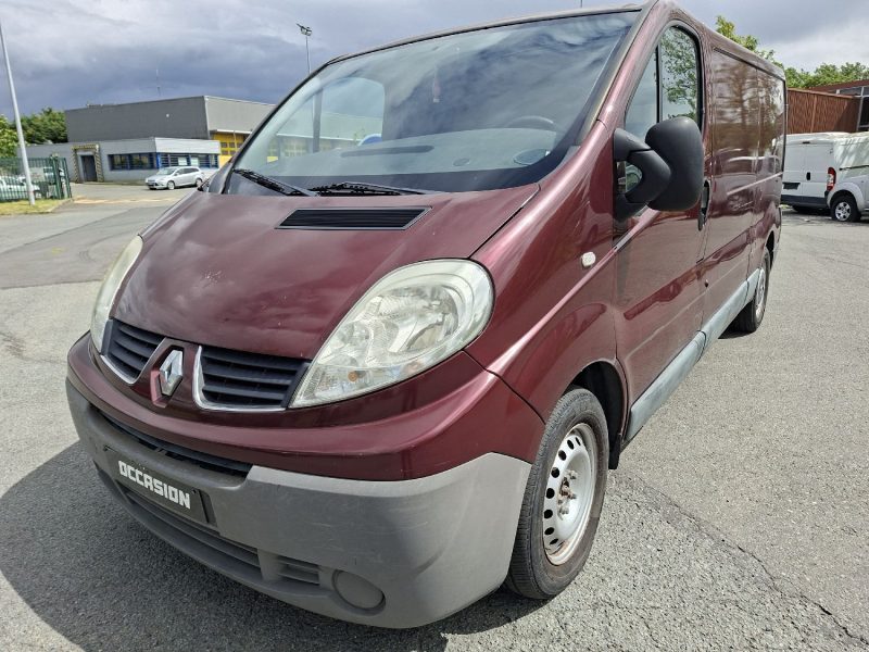 RENAULT TRAFFIC 2.0 L  2008 177448 KM