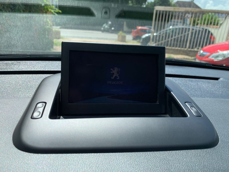 PEUGEOT 3008 1.6 HDI 16V 110 FELINE 2010