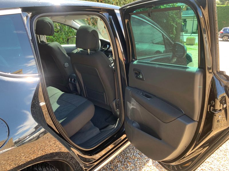 PEUGEOT 3008 1.6 HDI 16V 110 FELINE 2010